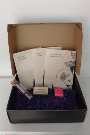 Caja literaria personalizada Anticanon: Colección de autoras Dominicanas (3 libros).